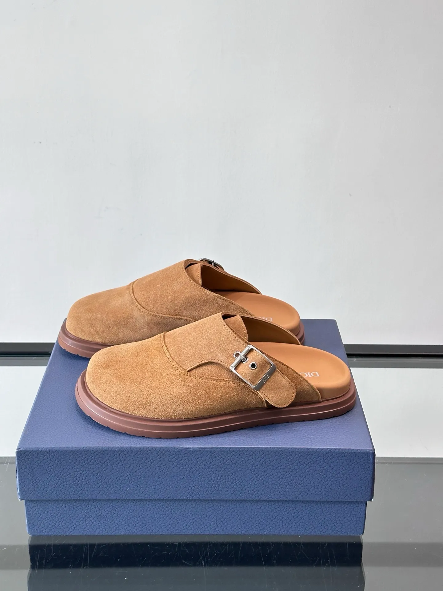 p360 "Dio＊" new men's printed toe-toe mules, classic presbyopia pattern + black EVA sole, low-key and high-end! Baotou design + metal buckle, perfect details, more comfortable and stable to wear✨, very versatile for daily outings or light luxury occasions. Oblique print is Dior's signature element. It is highly recognizable and full of fashion sense. It is a must-have for quality enthusiasts! 👟 size：38-44